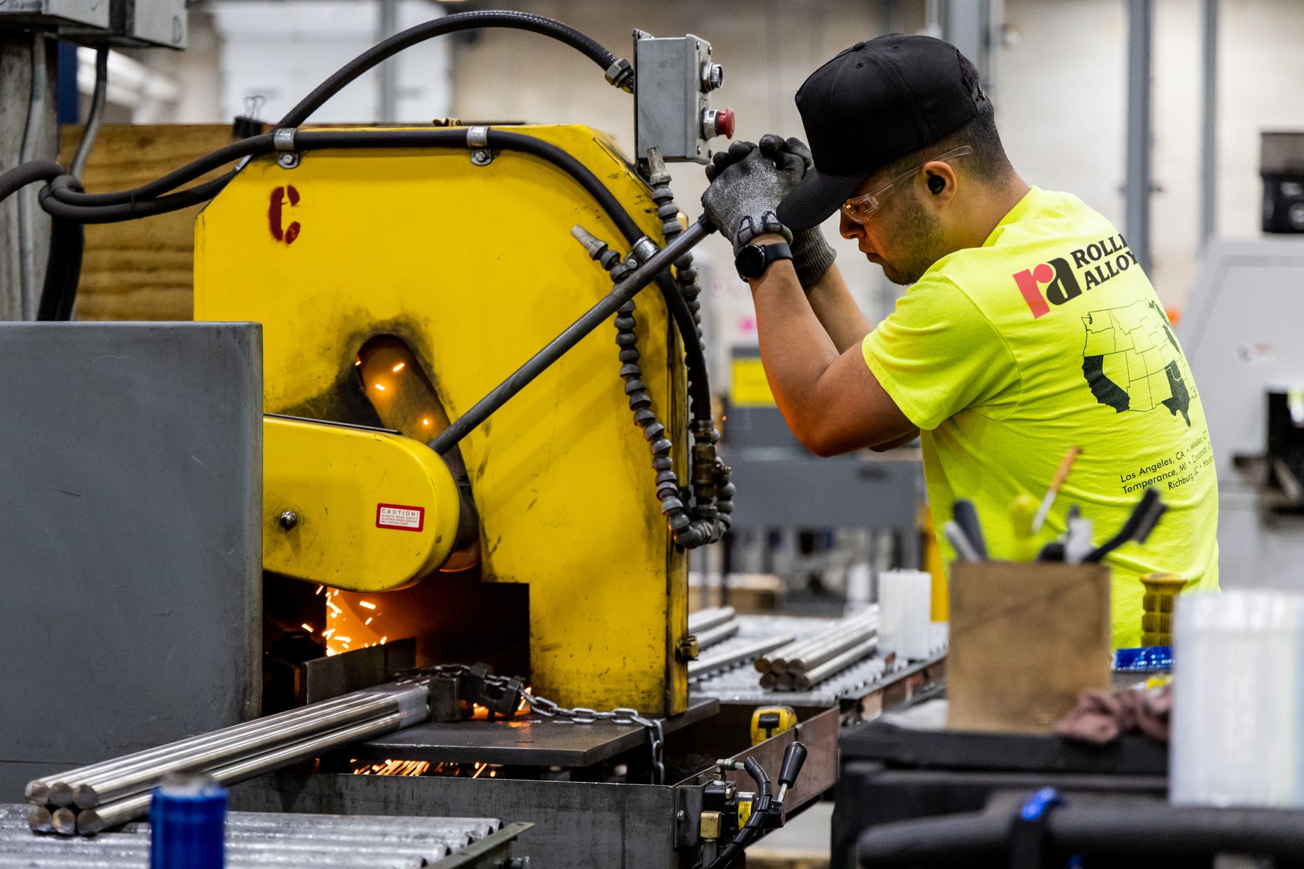 Illinois Tool Works undervalued